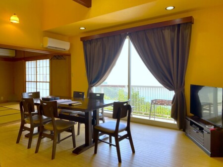オーシャンビューリビングダイニング