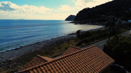 ぽつんと一軒家♪通信カラオケ（11万曲）