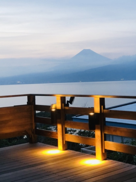 富士山を眺めながら素敵な珈琲タイムを