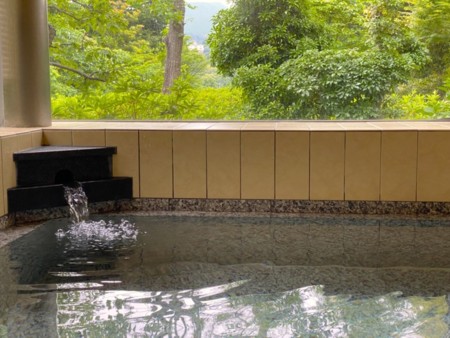 温泉浴場は館内に2カ所ございます