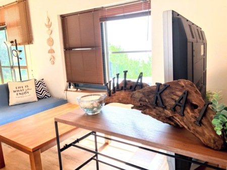 エントランスにスリッパがございます